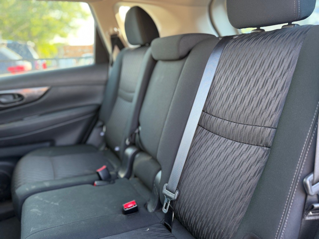 2019 Nissan Rogue Image 11