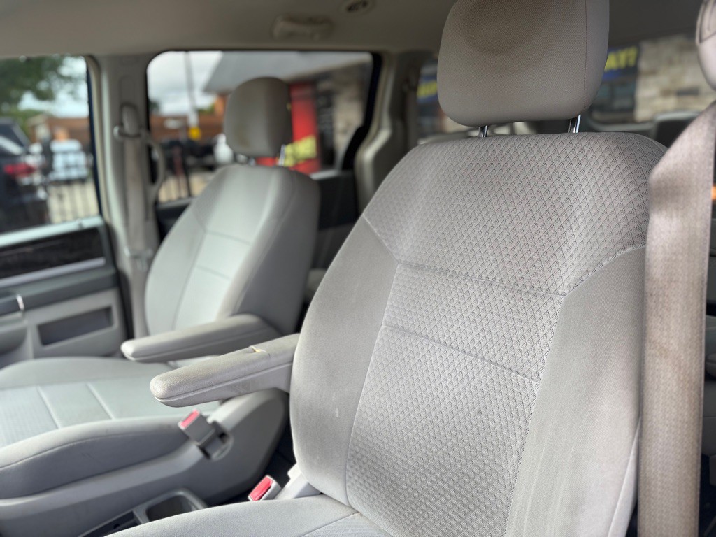 2010 Dodge Grand Caravan Image 10