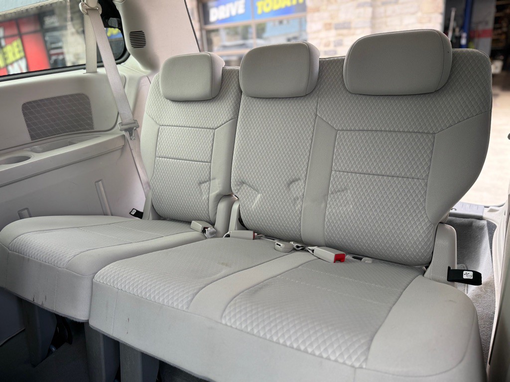 2010 Dodge Grand Caravan Image 11