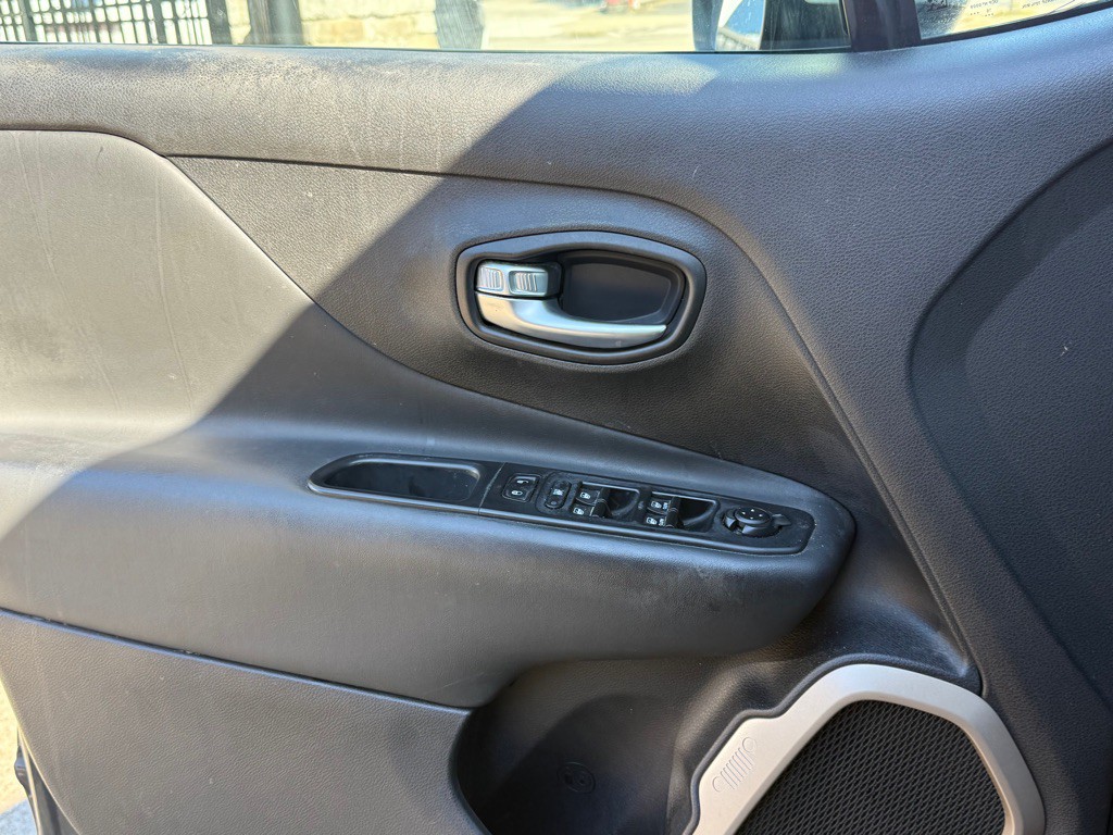 2017 Jeep Renegade Image 10