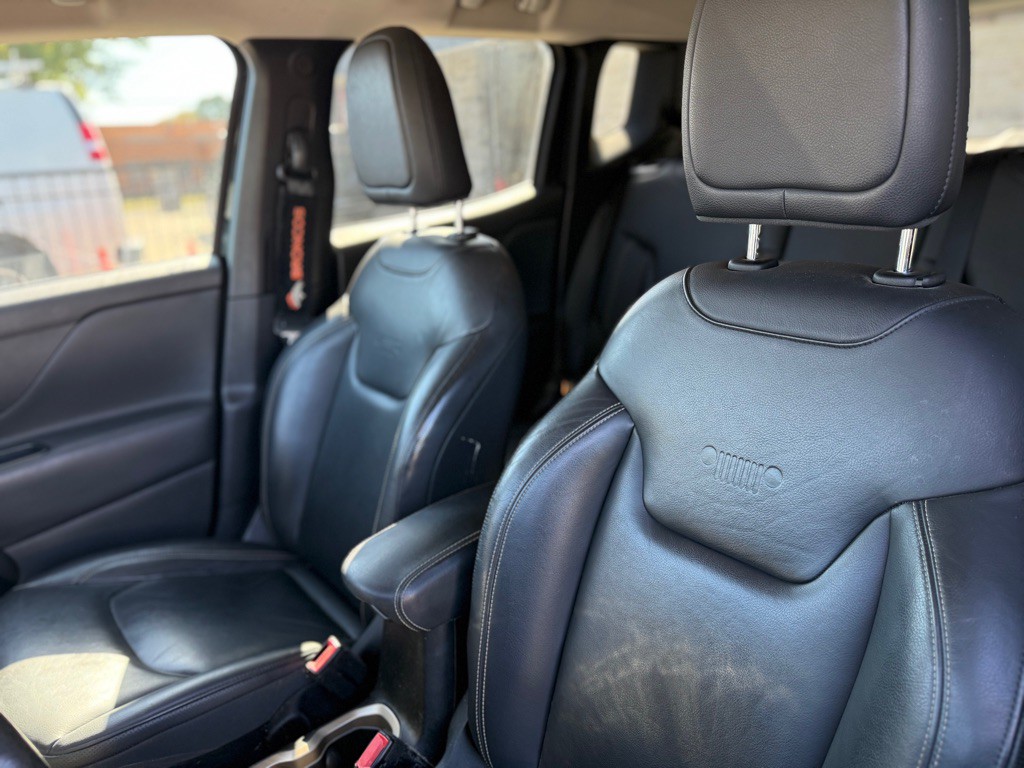 2017 Jeep Renegade Image 11