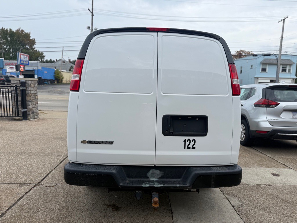 2020 Chevrolet Express Image 3