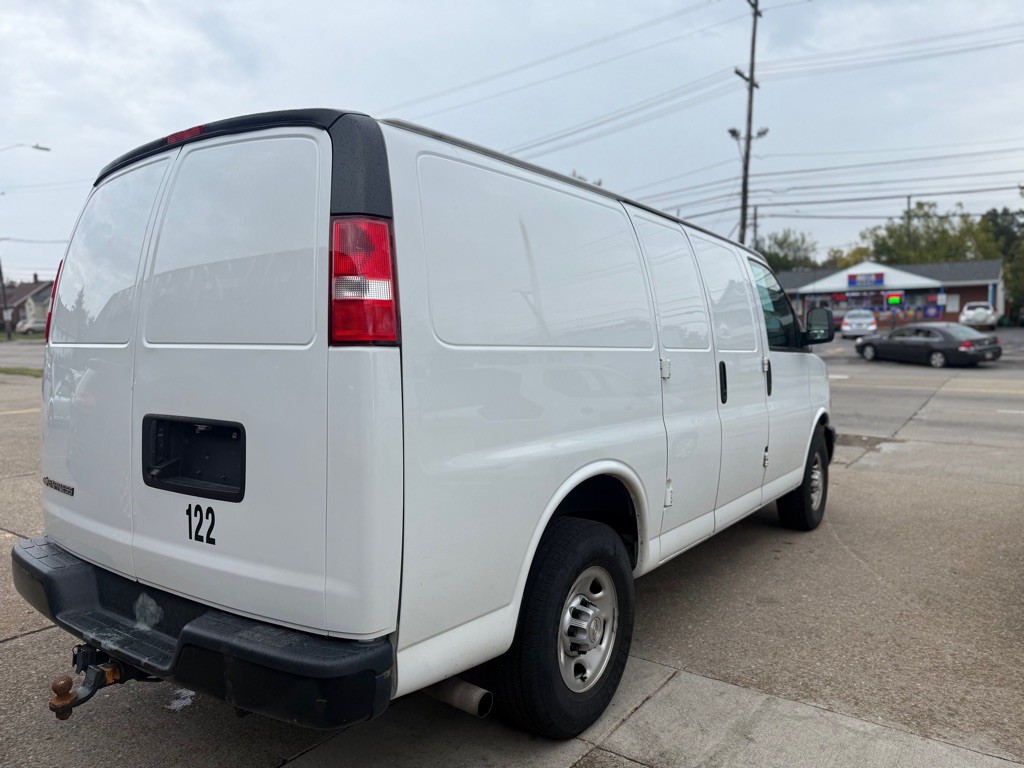 2020 Chevrolet Express Image 5
