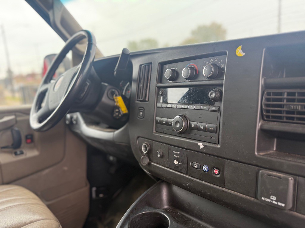 2020 Chevrolet Express Image 10