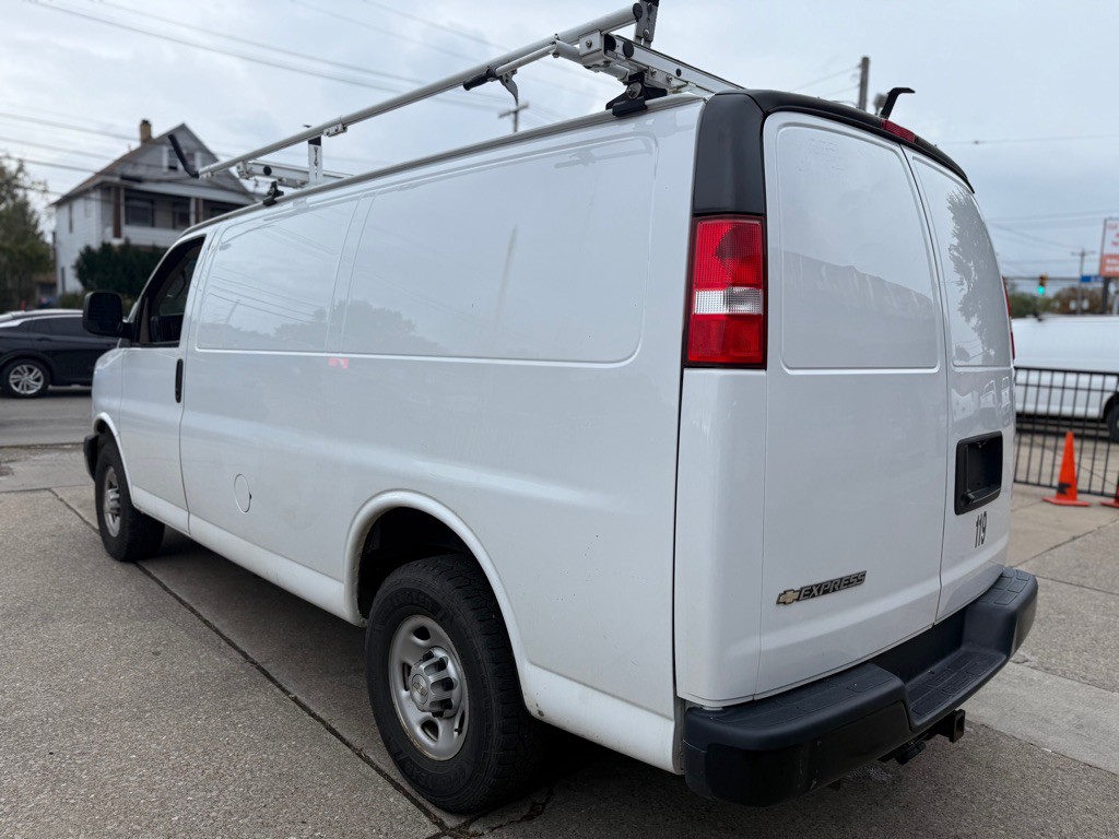 2021 Chevrolet Express Image 3