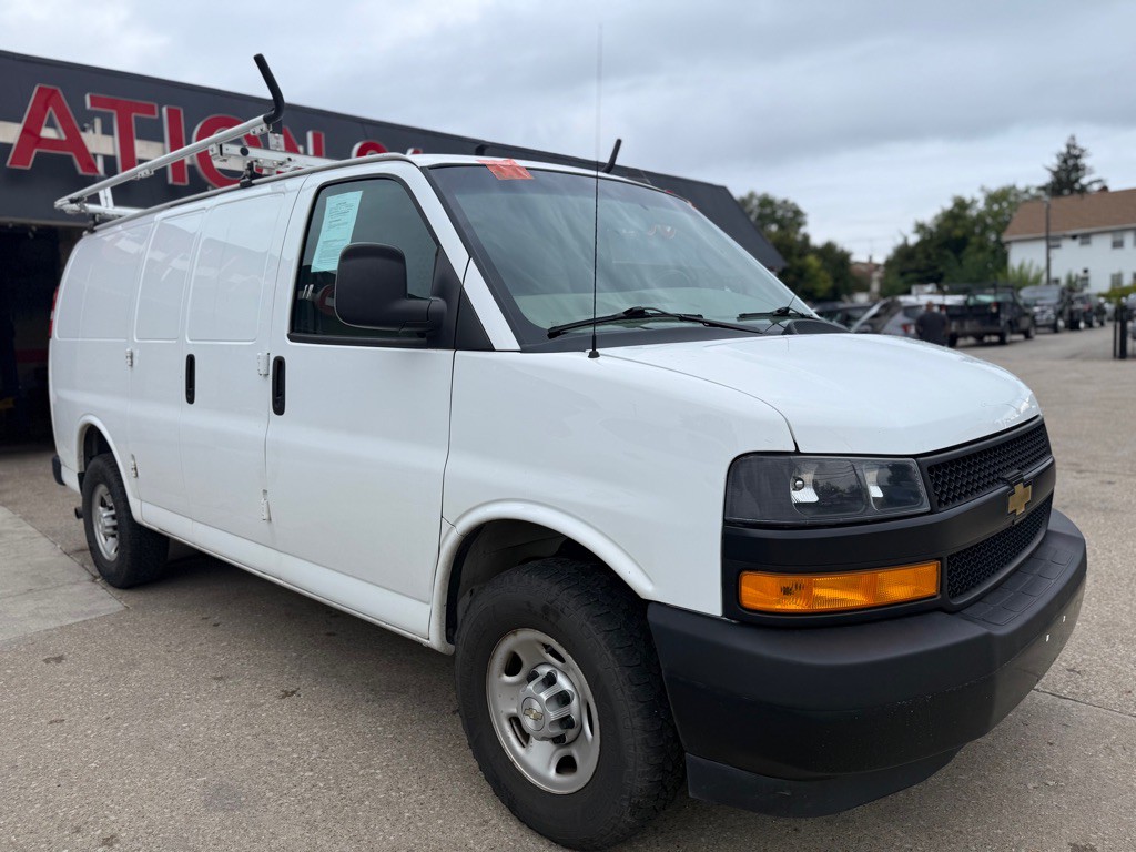 2021 Chevrolet Express Image 9