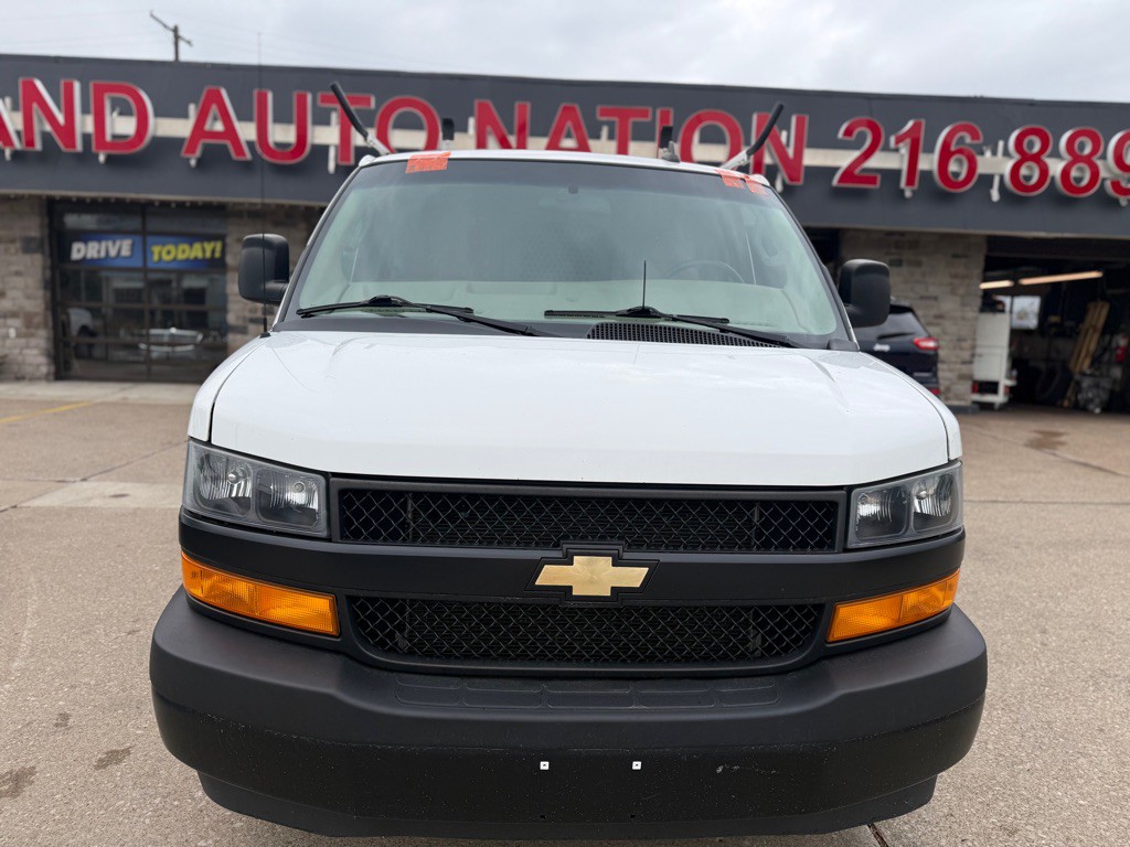 2021 Chevrolet Express Image 10