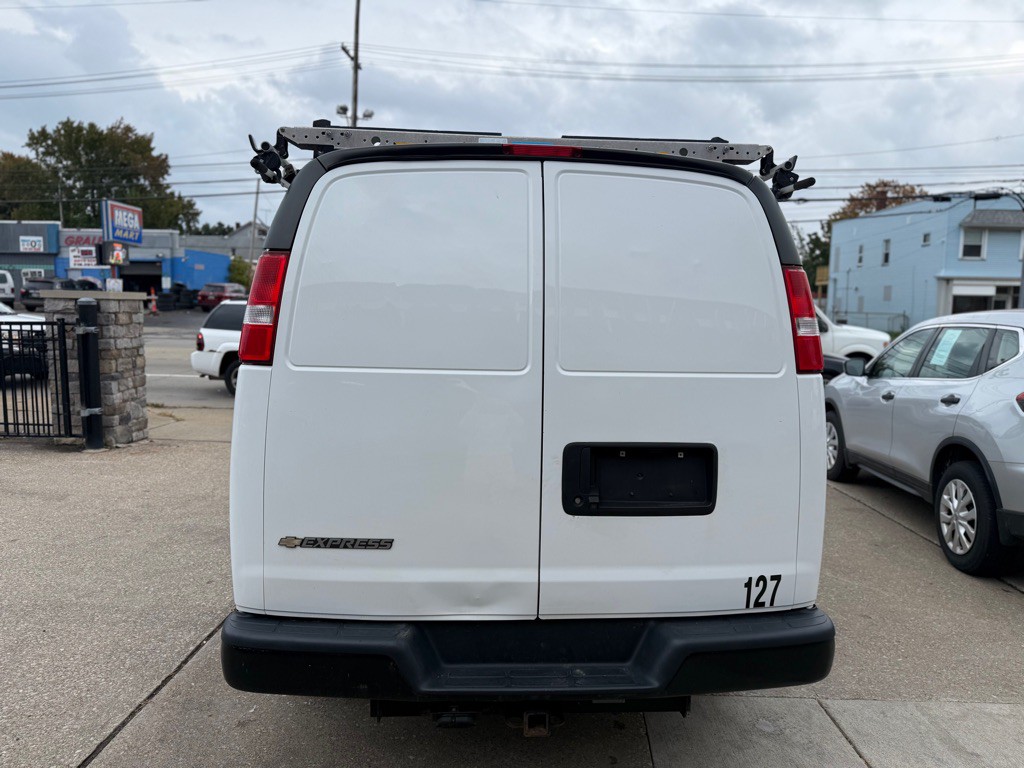 2020 Chevrolet Express Image 4