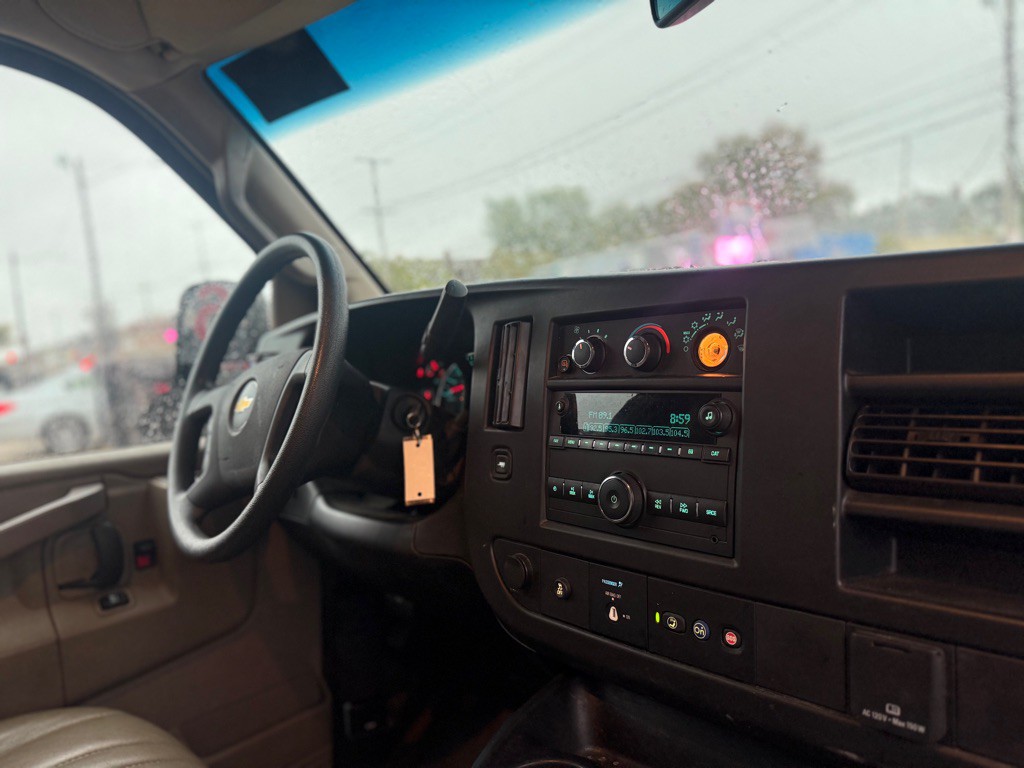 2020 Chevrolet Express Image 12