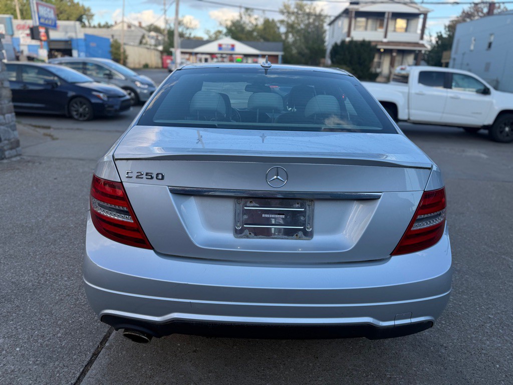 2013 Mercedes-Benz C-Class Image 4