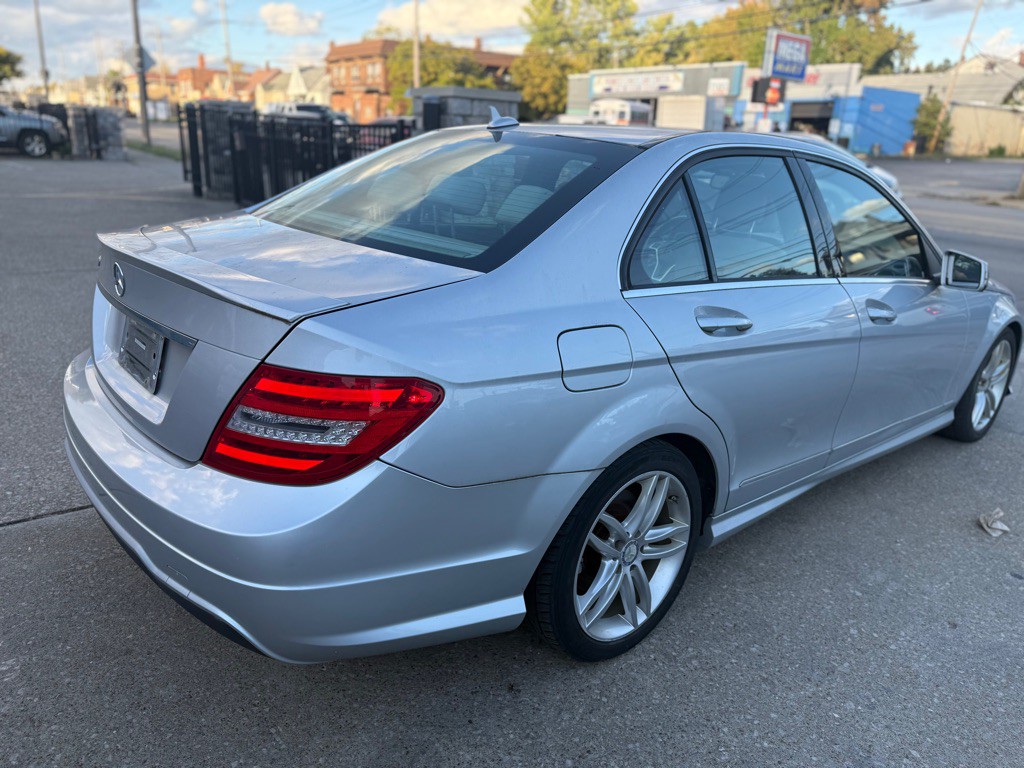2013 Mercedes-Benz C-Class Image 5