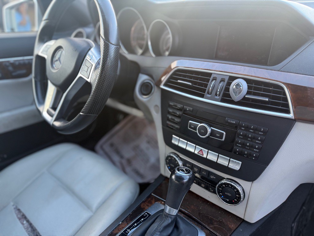2013 Mercedes-Benz C-Class Image 11