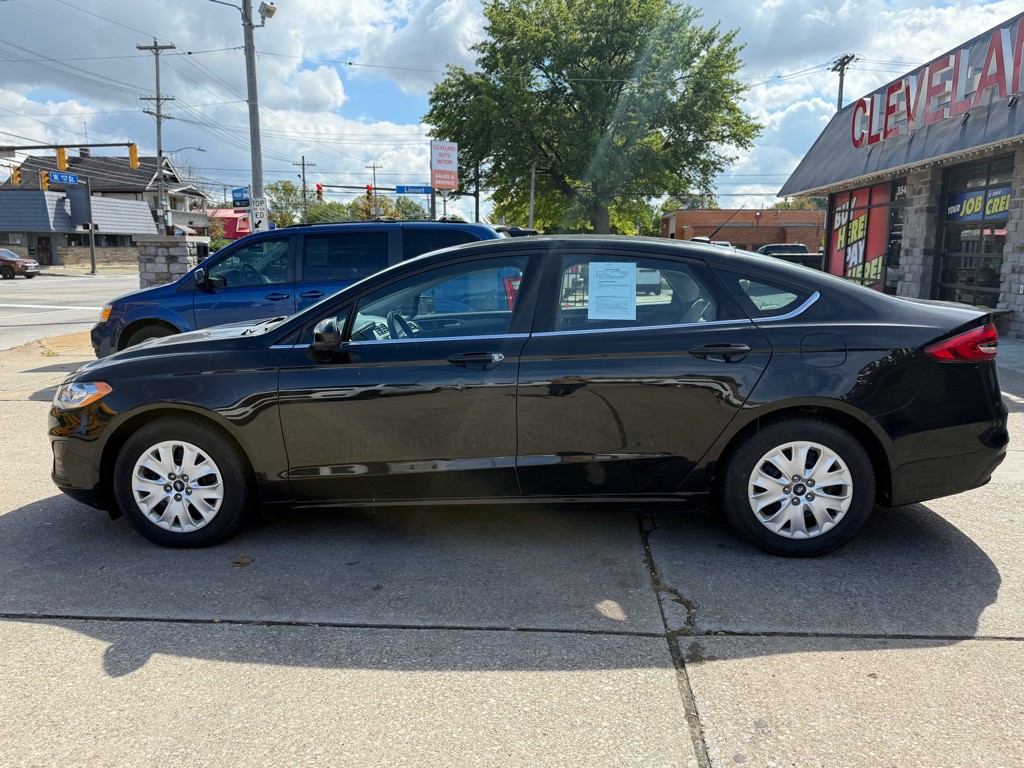 2019 Ford Fusion Image 2