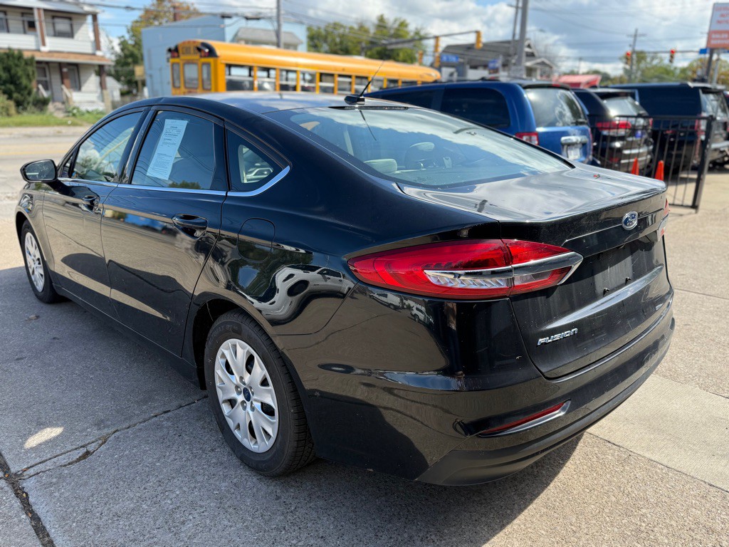 2019 Ford Fusion Image 3