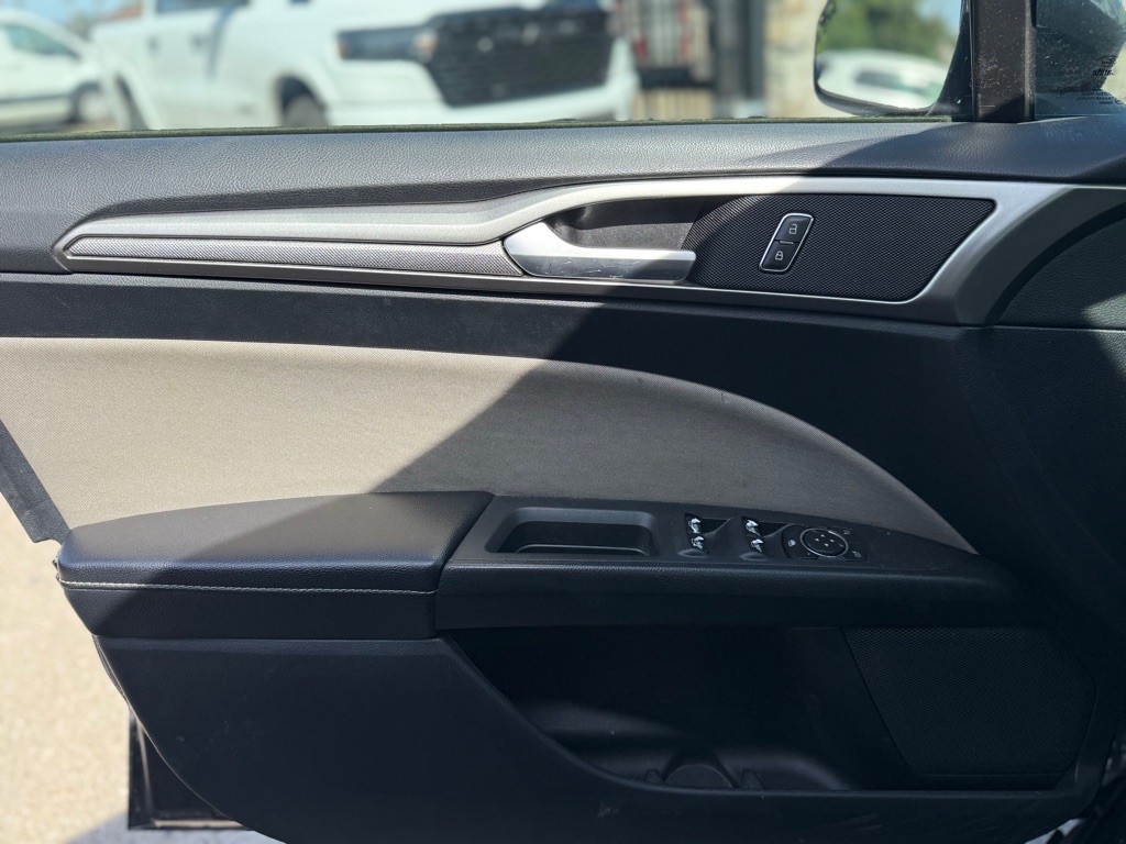 2019 Ford Fusion Image 17
