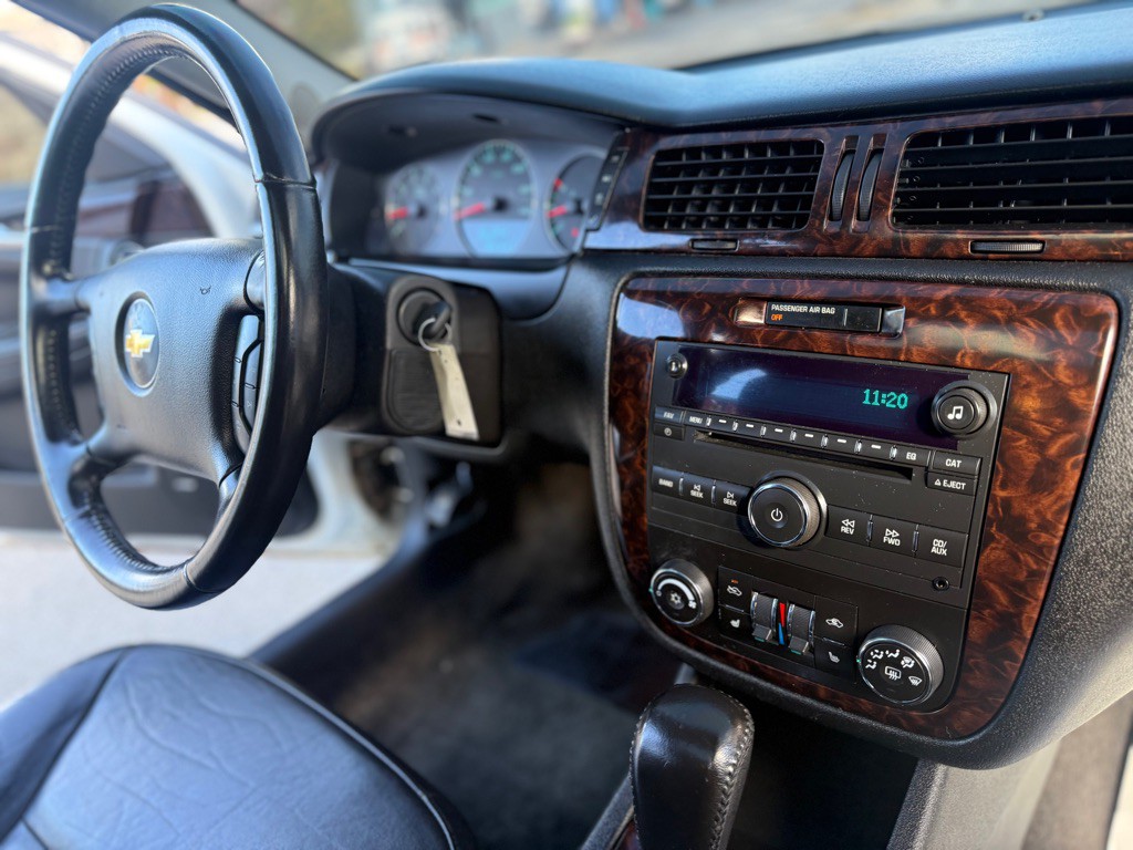 2013 Chevrolet Impala Image 12