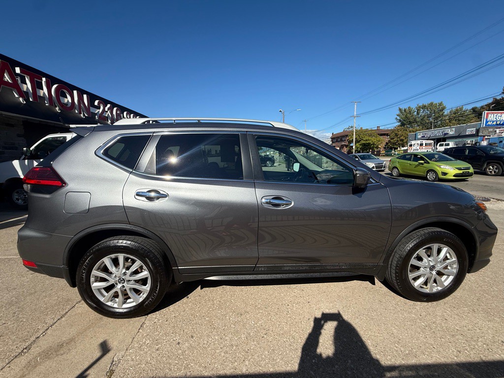 2017 Nissan Rogue Image 6