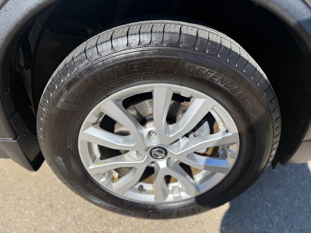 2017 Nissan Rogue Image 10