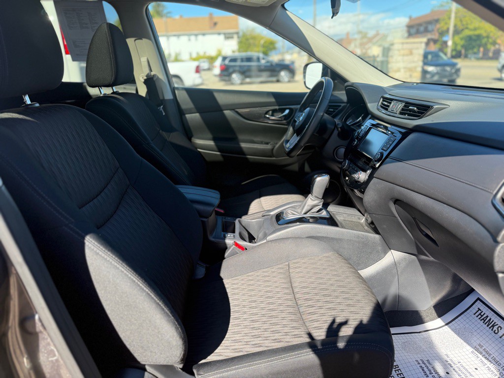 2017 Nissan Rogue Image 13