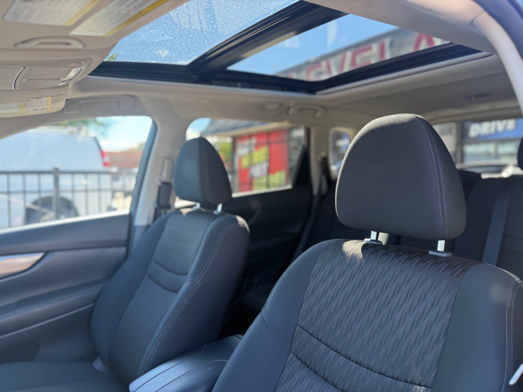 2017 Nissan Rogue Image 14