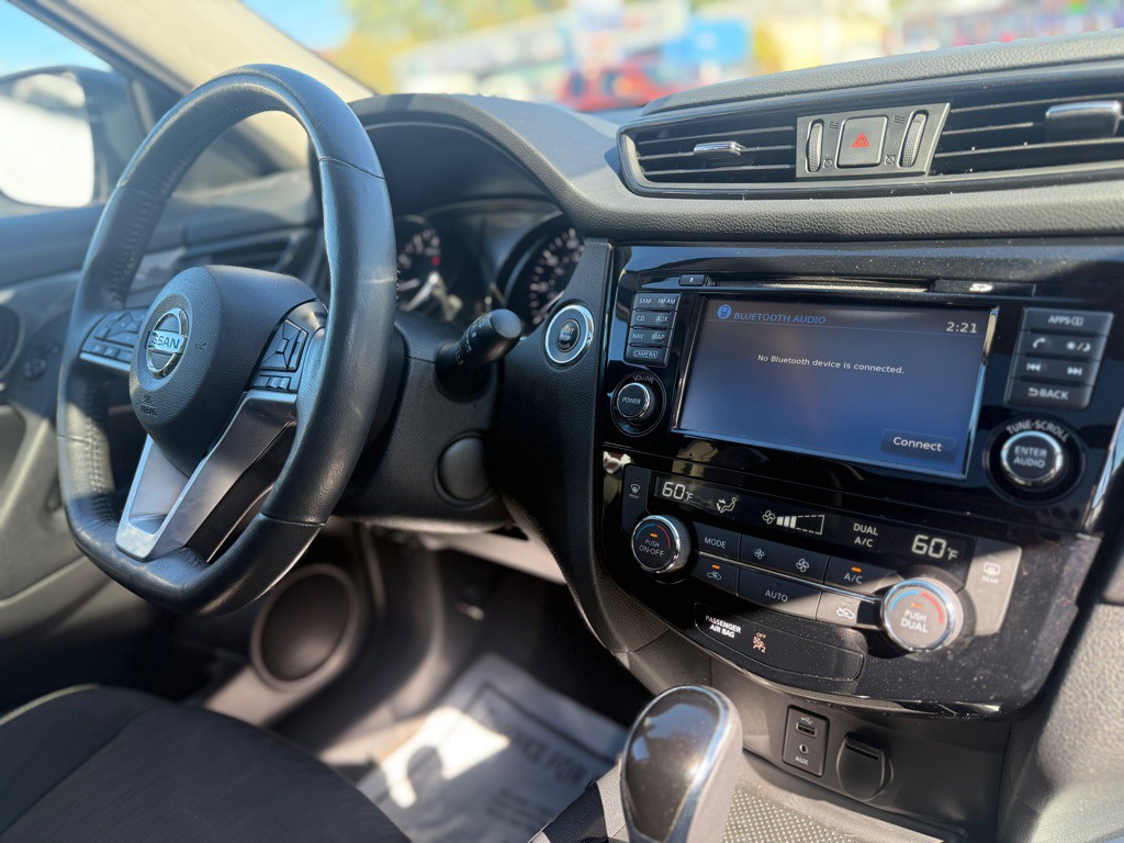 2017 Nissan Rogue Image 15