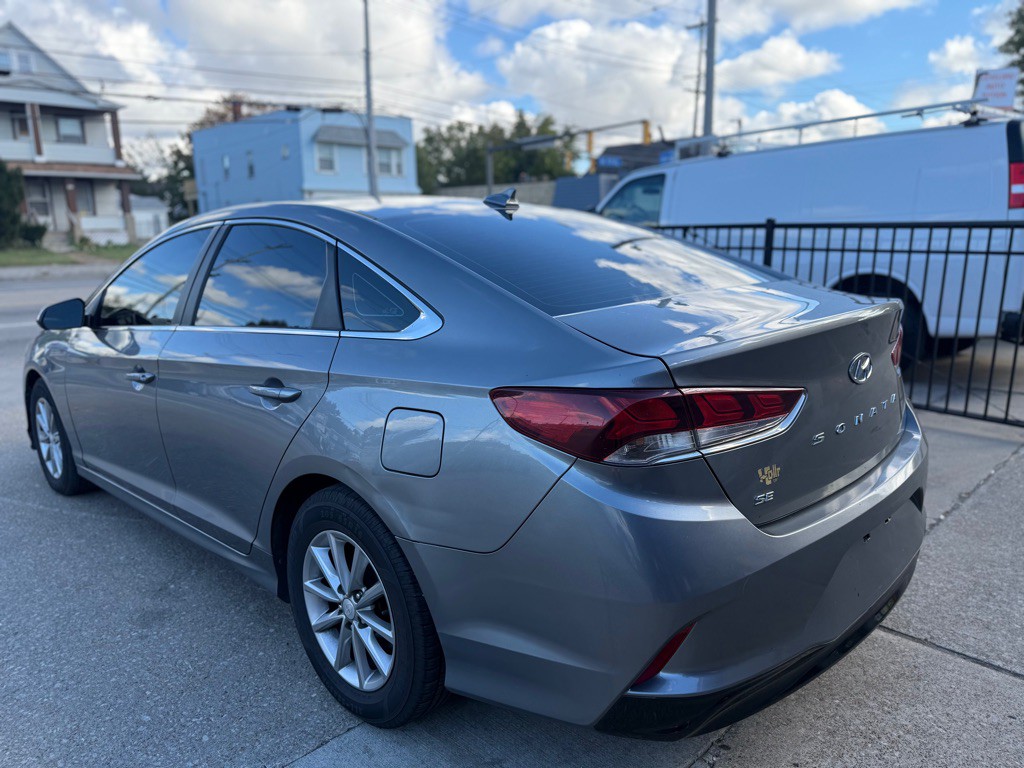 2018 Hyundai Sonata Image 3