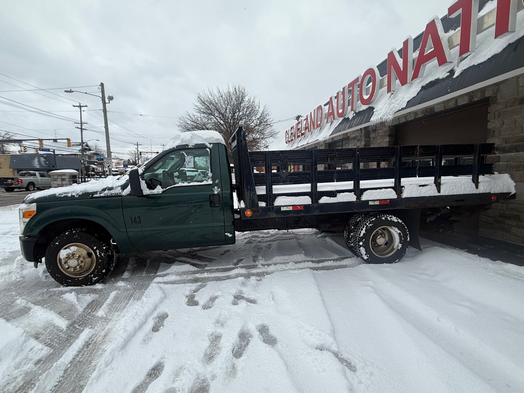 2011 Ford F-350 Image 2