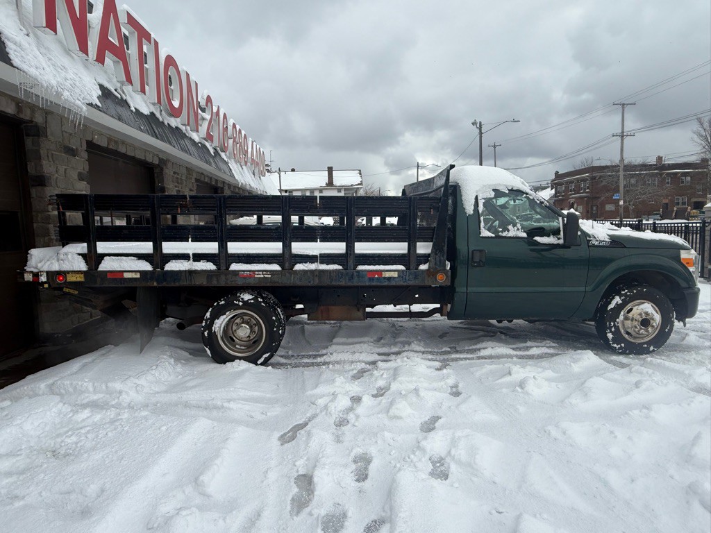 2011 Ford F-350 Image 3