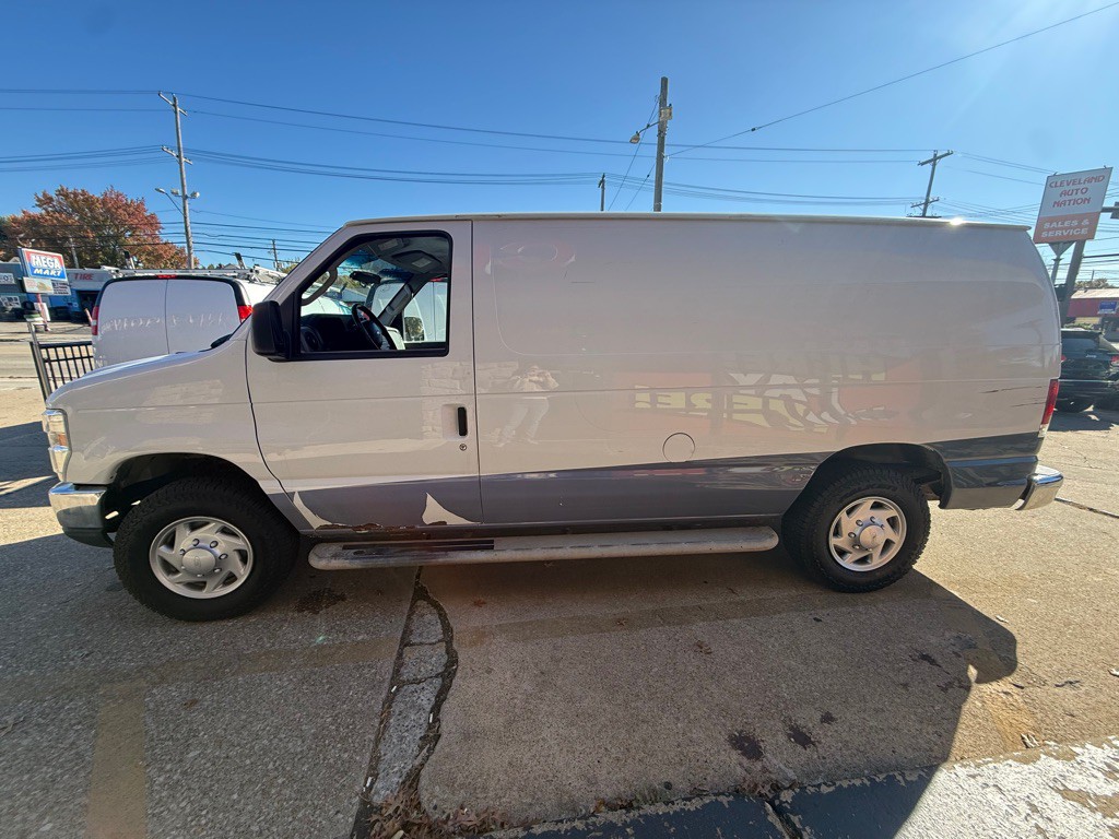 2014 Ford Econoline Image 2