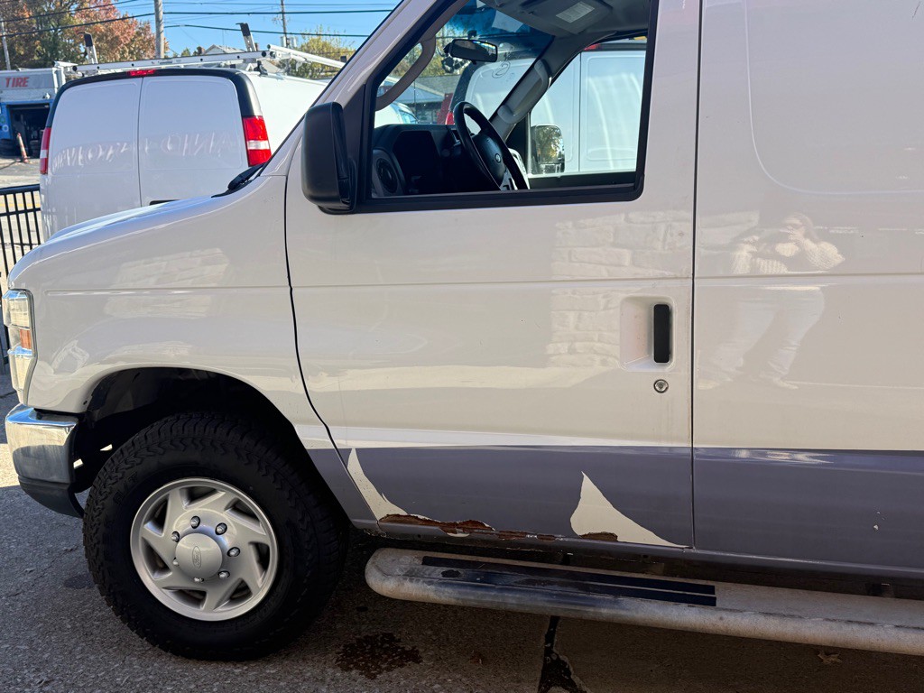 2014 Ford Econoline Image 3