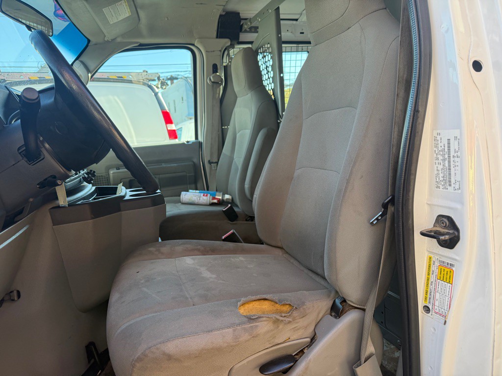 2014 Ford Econoline Image 9