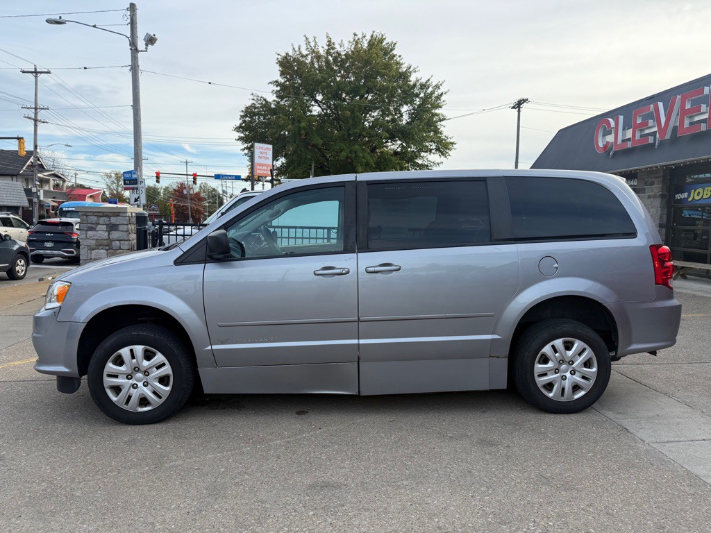 2016 Dodge Grand Caravan Image 2