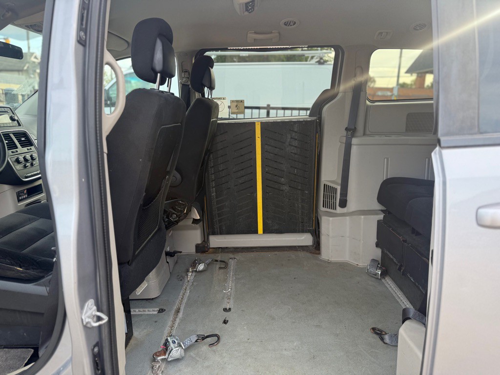 2016 Dodge Grand Caravan Image 11