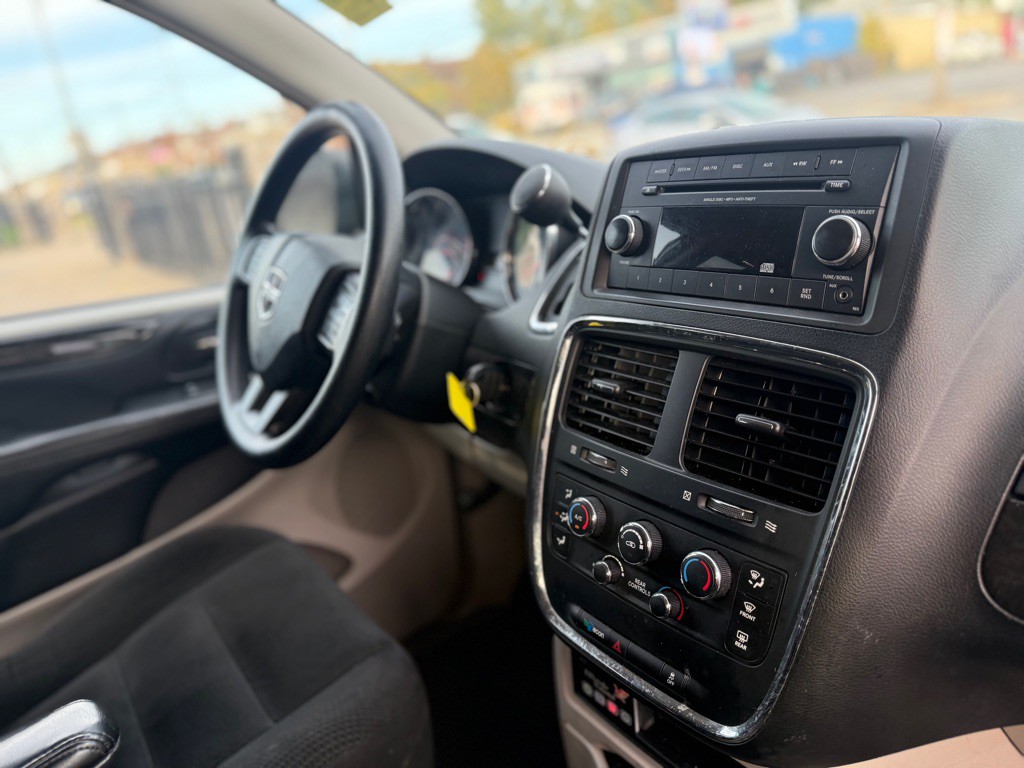 2016 Dodge Grand Caravan Image 12