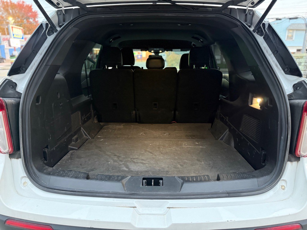 2020 Ford Explorer Image 9