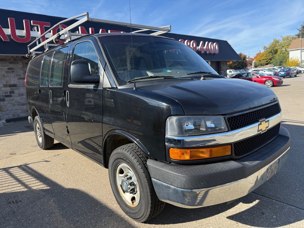 2016 Chevrolet Express Image 1