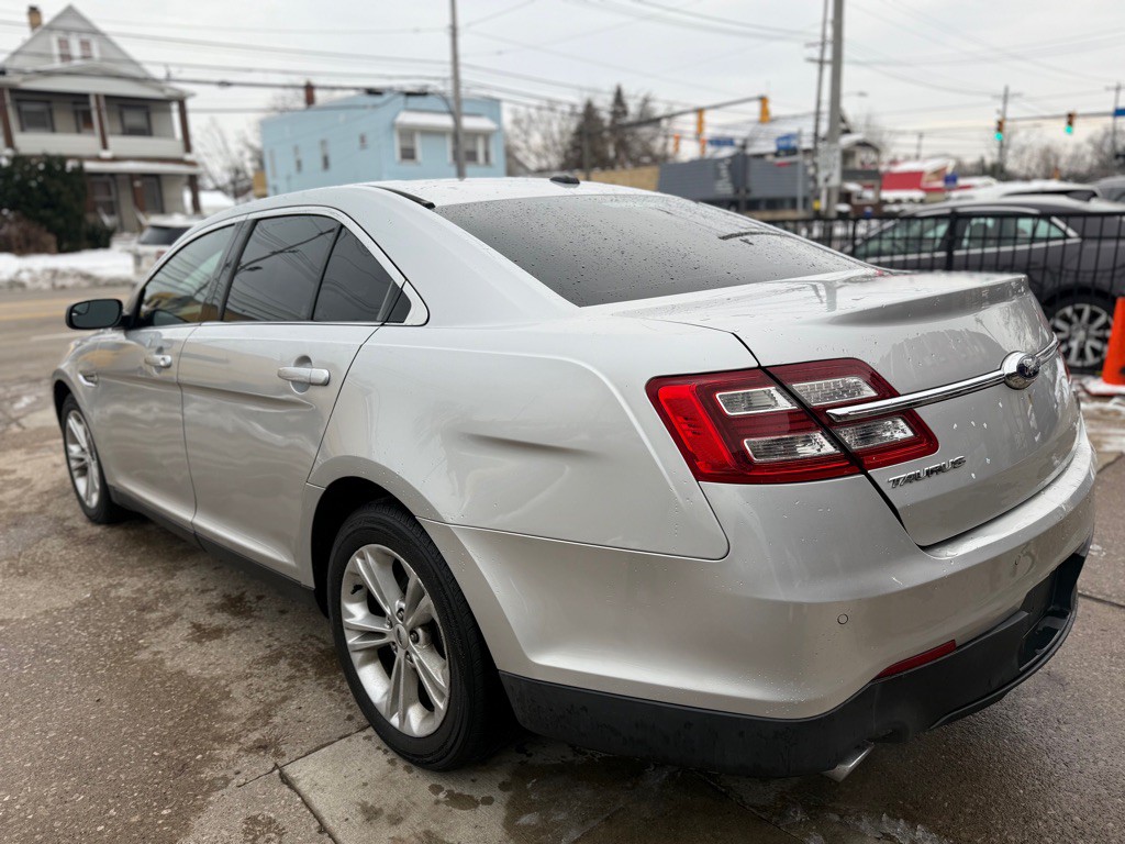 2014 Ford Taurus Image 3