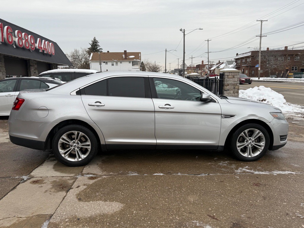 2014 Ford Taurus Image 6