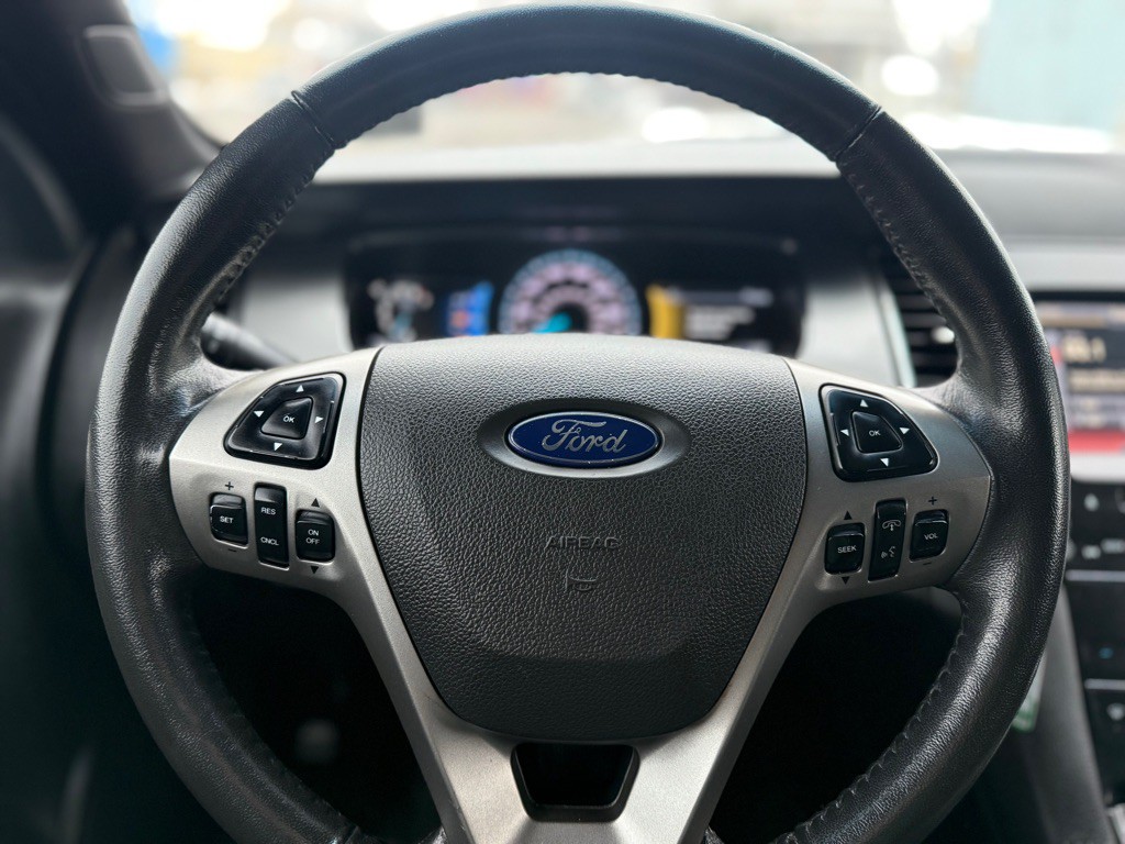 2014 Ford Taurus Image 10