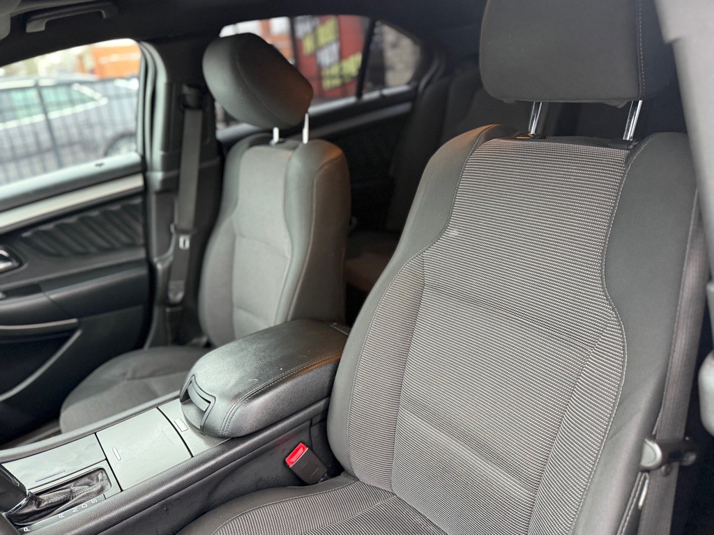 2014 Ford Taurus Image 14