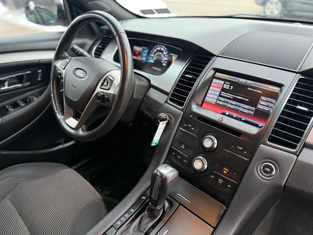 2014 Ford Taurus Image 16