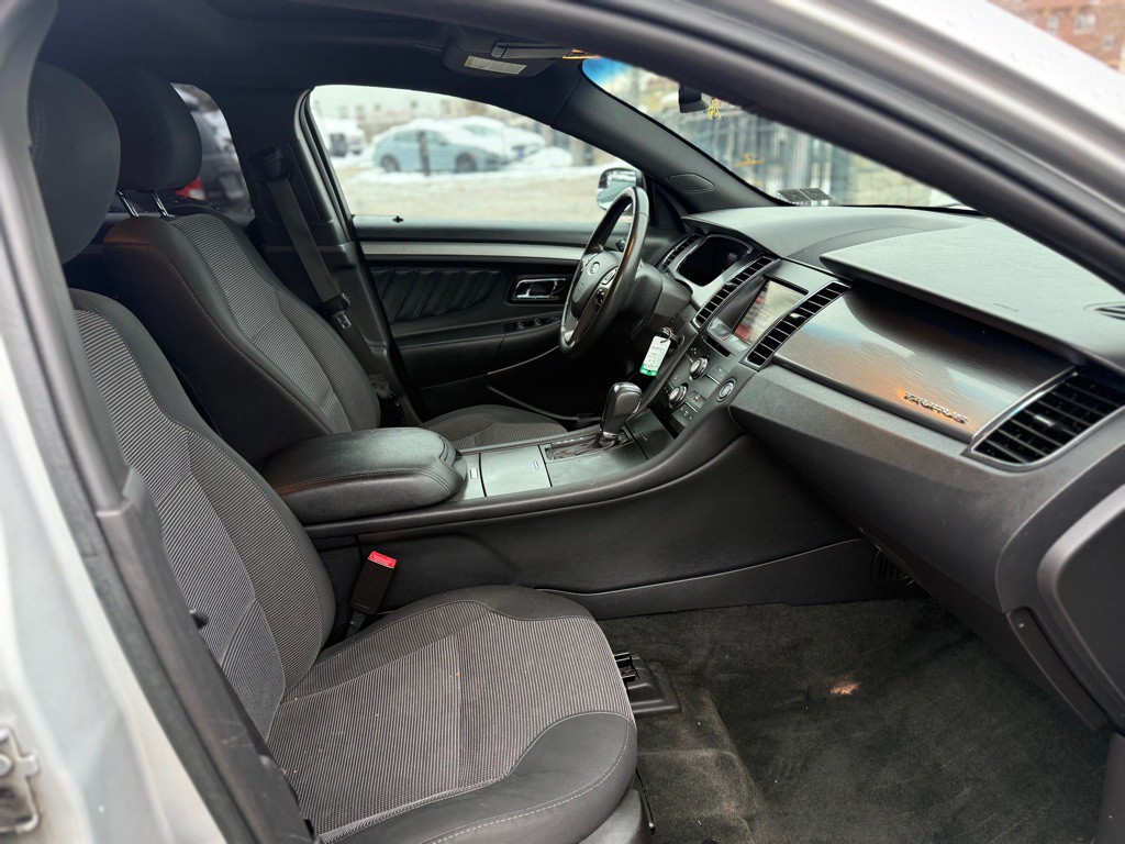 2014 Ford Taurus Image 17