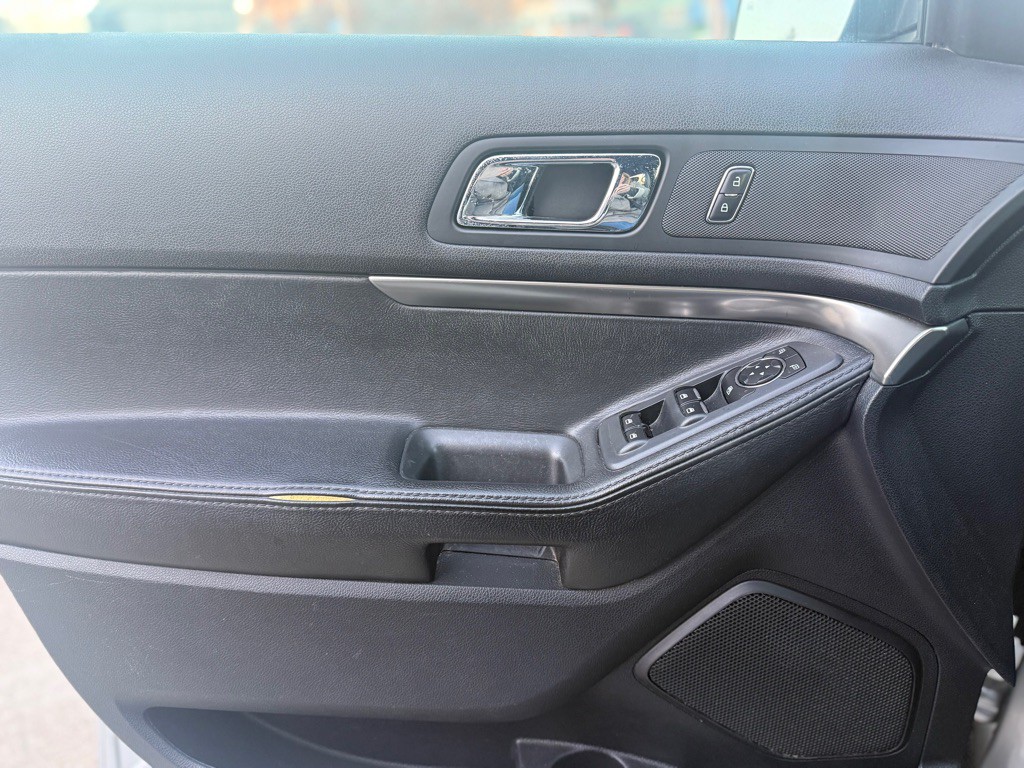2017 Ford Explorer Image 11