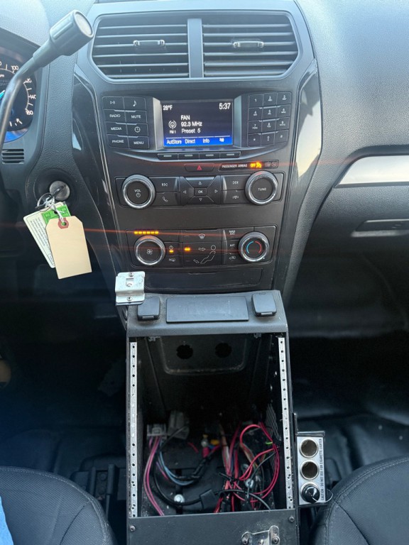 2017 Ford Explorer Image 16