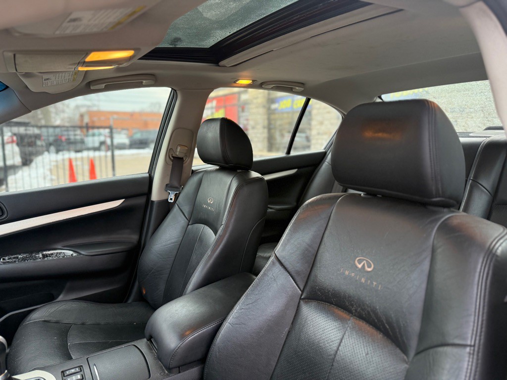 2007 INFINITI G35 Image 9