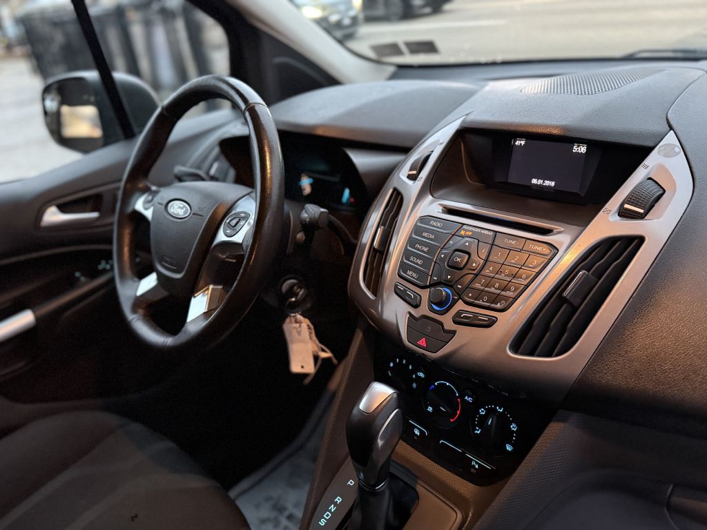 2017 Ford Transit Connect Image 11