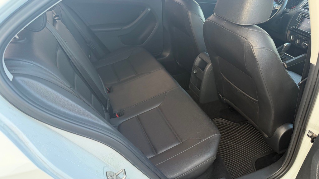 2017 Volkswagen Jetta Image 10