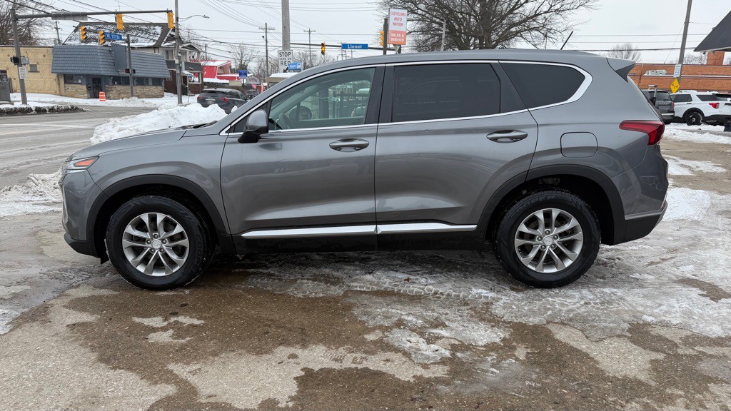 2019 Hyundai Santa Fe Image 3