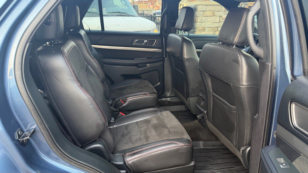 2018 Ford Explorer Image 10