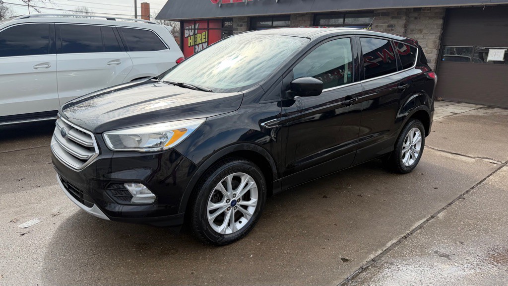 2017 Ford Escape Image 1